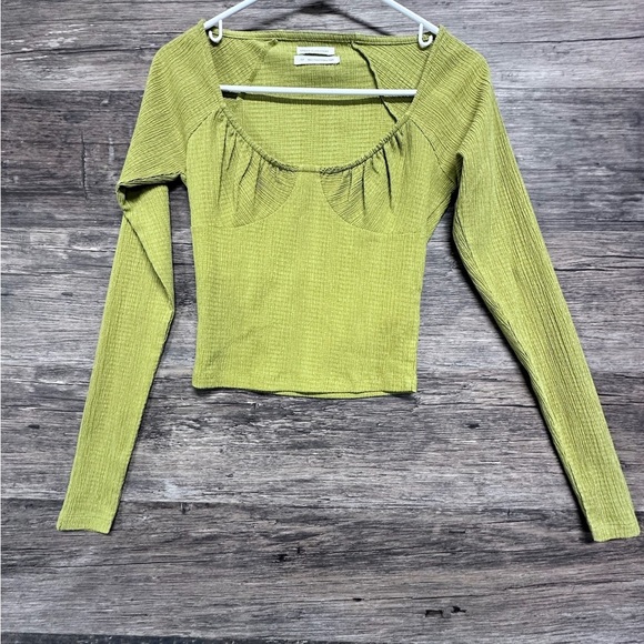 Urban Outfitters Green Long Sleeve Cropped Blouse with Wide Neckline - Picture 1 of 9